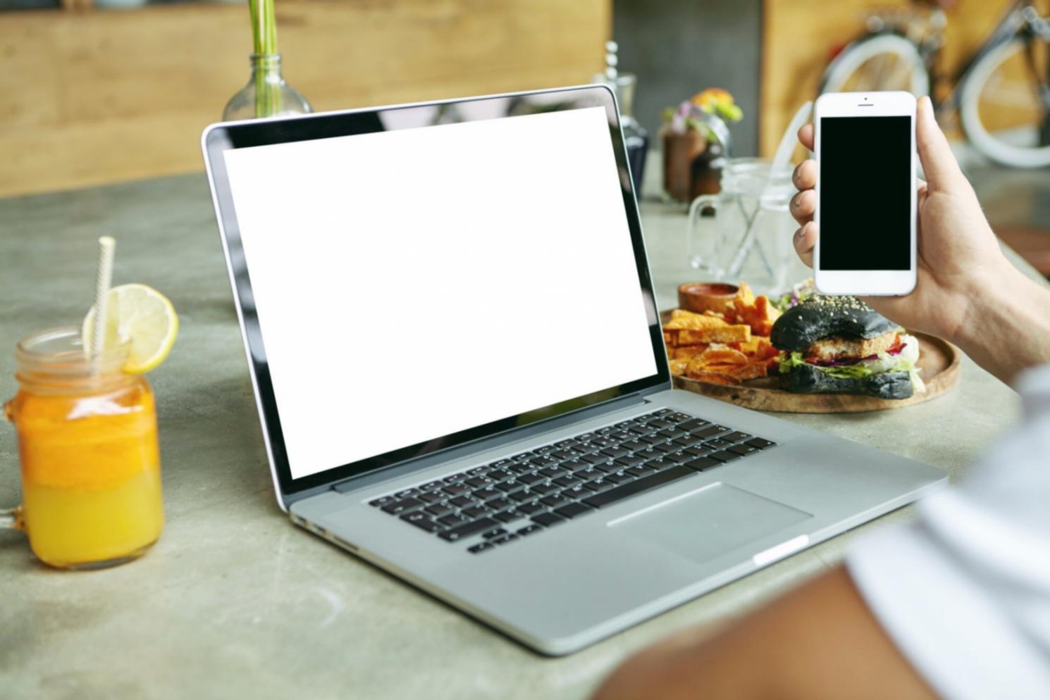 تحليل بيانات SEO باستخدام لوحة تحكم متخصصة